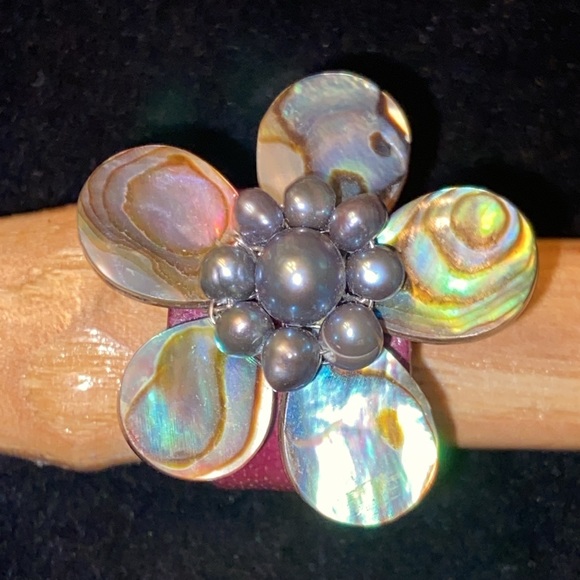 Flower Pearl and Abalone Adjustable Ring - Picture 2 of 7